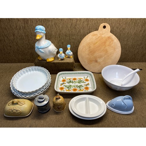 81 - Ceramic kitchen items including bowls and flan dishes including names such as Port Mirion and Demby.