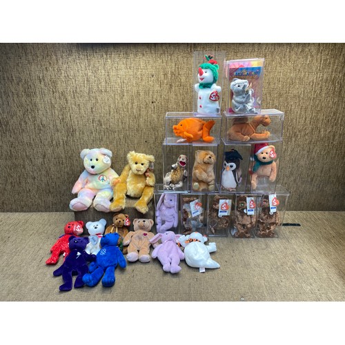 678 - Collection of Approx. 20 Cased and un-cased Beanie Babies.