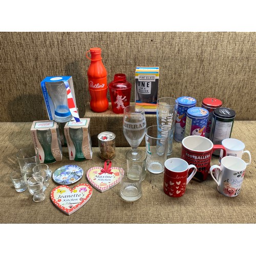 170 - Selection of mostly retail packaged Advertising glasses and items including Coca Cola.