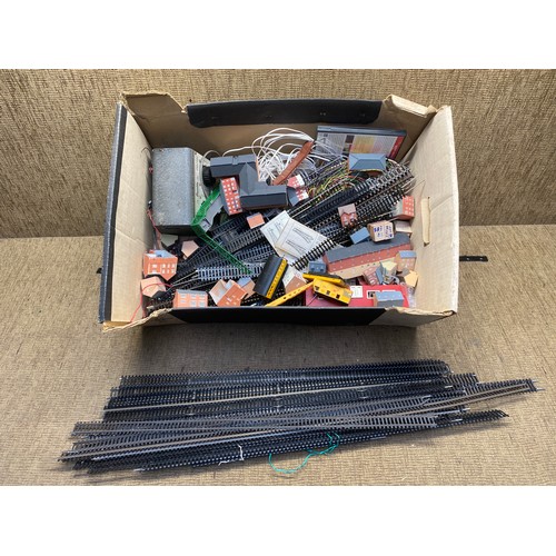 696 - Large quantity of 00 gauge model railway accessories including Hornby.