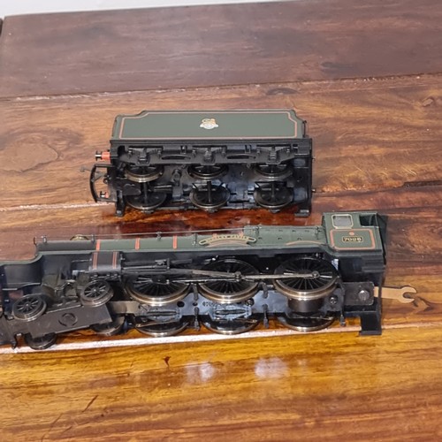 654A - Hornby Train Pack Sudeley Castle BR 4-6-0 MK1 composite coaches and BR MK1 Break coach.