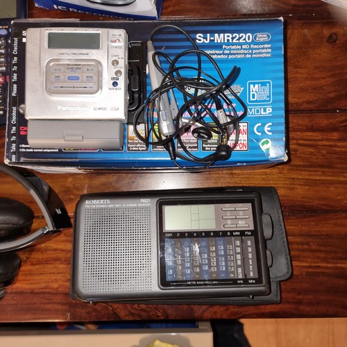 535 - Small electrical items including a Panisonic SJ-MR220 Portable MD recorder Roberts R621 radio, dicta... 