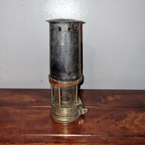 1117 - Antique brass mining workers lamp.