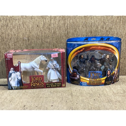 715 - Toybiz Lord Of The Rings The Two Towers 2 boxed figure sets including The Two Towers - Freedom to Ed... 