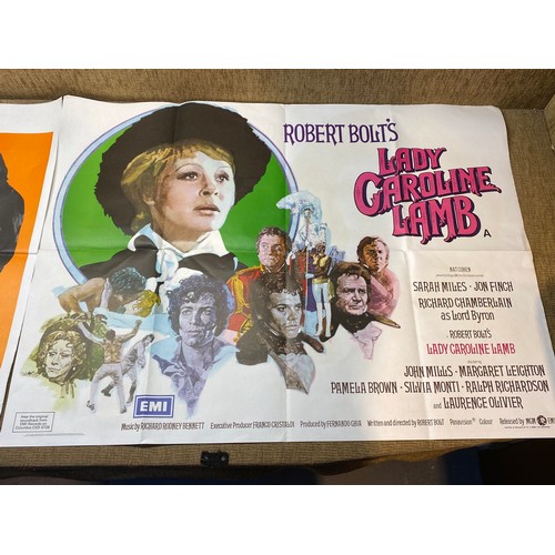 1135 - 2 original vintage movie posters (76x101 cm ) including ' Lady Caroline lamb' and 'The Mechanic'.