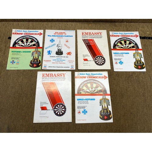 657 - 6 1980s Darts souvenir programmes all signed by the players of the day including Eric Bristow and Jo... 