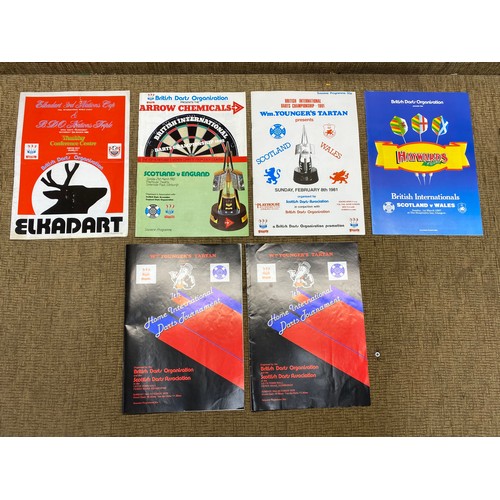 658 - 6 OBD1980s Darts souvenir programmes all signed by the players of the day including Eric Bristow and... 