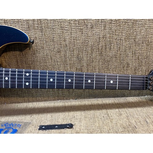 1063 - Yamaha SE 700 E Electric guitar.No tremolo arm as its snapped.