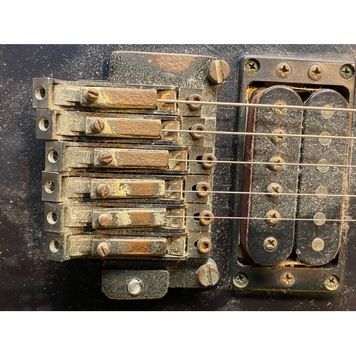 1063 - Yamaha SE 700 E Electric guitar.No tremolo arm as its snapped.