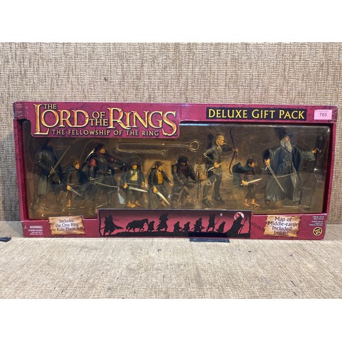 1106 - Boxed Toybiz lord of the rings 'The fellowship of the ring' boxset including Frodo, Gandalf, Aragon,... 