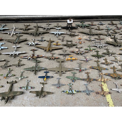 1223 - Approx.80 worldwide military aircrafts in plastic and diecast made complete in kit form including ai... 