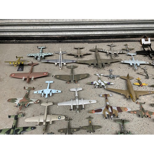 1223 - Approx.80 worldwide military aircrafts in plastic and diecast made complete in kit form including ai... 