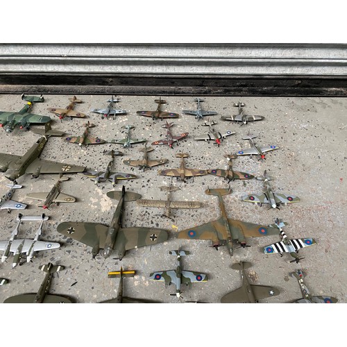 1223 - Approx.80 worldwide military aircrafts in plastic and diecast made complete in kit form including ai... 