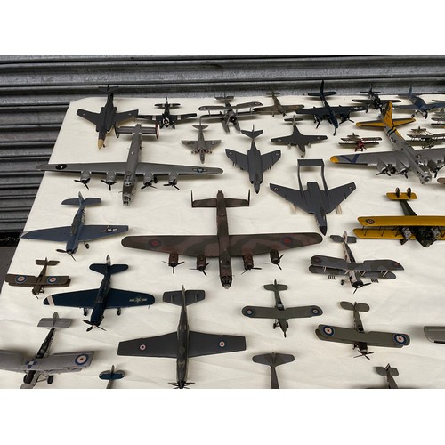 1224 - Approx.80 worldwide military aircrafts in plastic and diecast made complete in kit form including ai... 