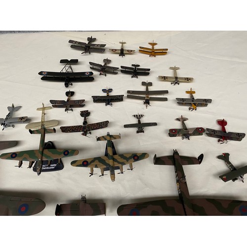 1225 - Approx.30 worldwide military aircrafts in plastic and diecast made complete in kit form including ai... 