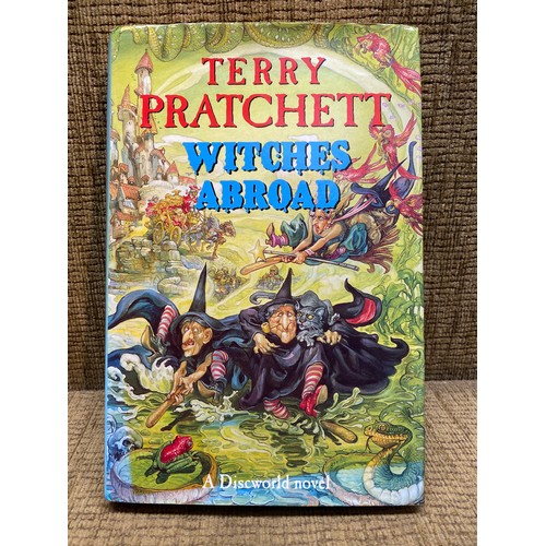 1066 - Collection of 15 Terry Pratchett hard back books including Jingo and Small Gods.