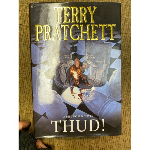 1066 - Collection of 15 Terry Pratchett hard back books including Jingo and Small Gods.