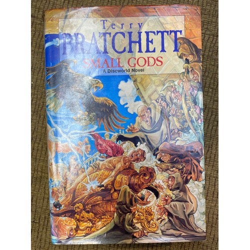 1066 - Collection of 15 Terry Pratchett hard back books including Jingo and Small Gods.