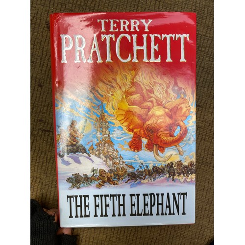 1066 - Collection of 15 Terry Pratchett hard back books including Jingo and Small Gods.