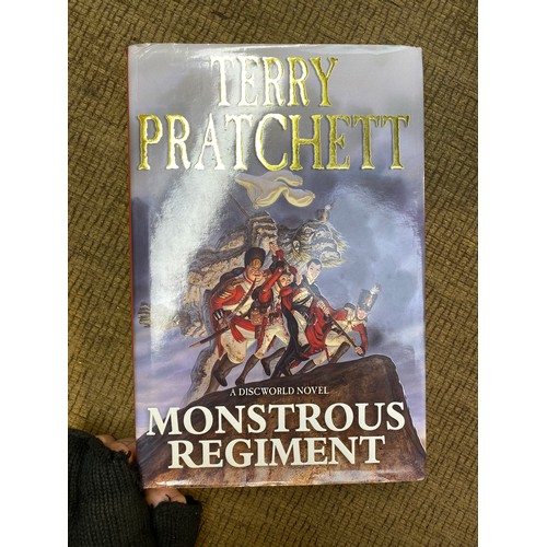 1066 - Collection of 15 Terry Pratchett hard back books including Jingo and Small Gods.