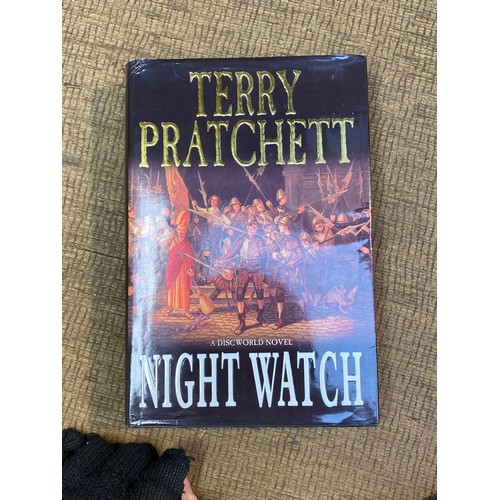 1067 - Collection of 12 Terry Pratchett hardback books including Snuff and The Wee Free Men. Mostly 1st edi... 