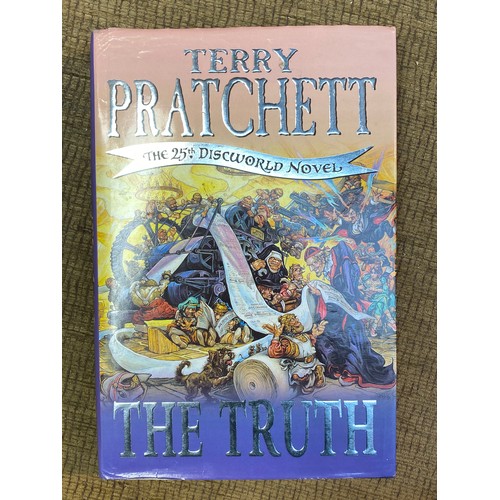 1067 - Collection of 12 Terry Pratchett hardback books including Snuff and The Wee Free Men. Mostly 1st edi... 