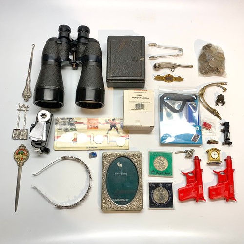 762 - Curiosities including pair of US pattern 10x60 field binoculars, mixed coins , Houghtons vintage cam... 