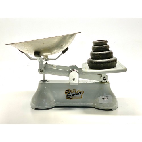 767 - Set of vintage kitchen scales and weights.