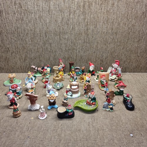 100 - Ceramic elves.