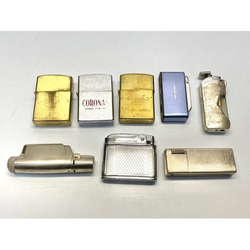 689 - 8 lighters including Mistral and Kingsway.