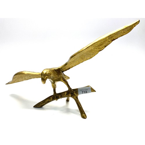 718 - Solid brass eagle statue 43cm wide.