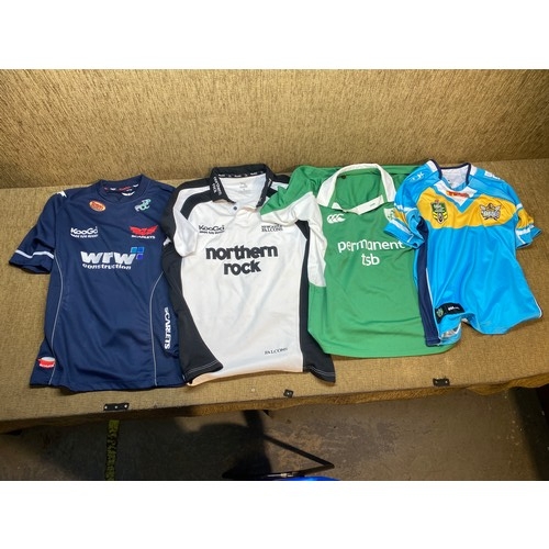 1154 - Rugby shirts including Gold Coast Titans (L), Canterbury Ireland (M) Newcastle Falcons (L) and Scarl... 