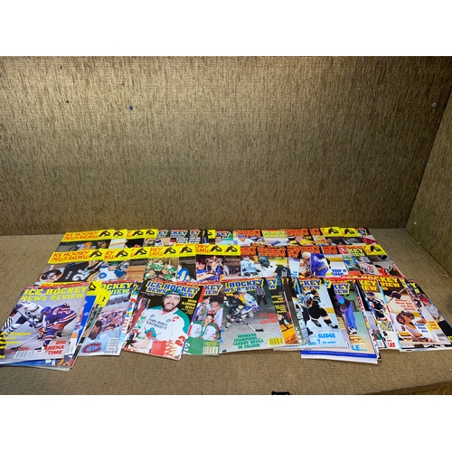 123 - Large quantity of ice hockey magazines.