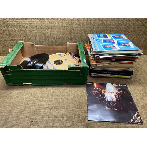 192 - 2 Boxes of easy listening vinyl LPs and boxsets.