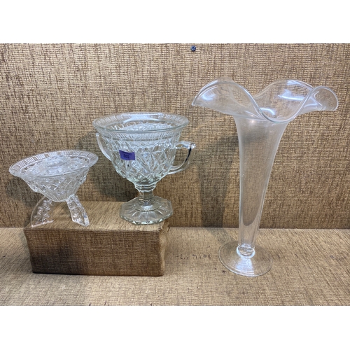 500 - Three glass vases including a large studio glass vase (47 cm tall) .