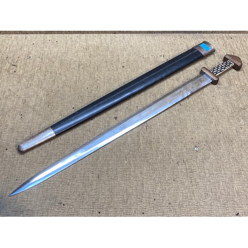 1168 - Heavy replica handmade roman centurion sword.