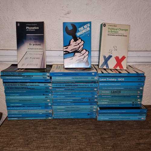 103 - Large collection of pelican publication books.
