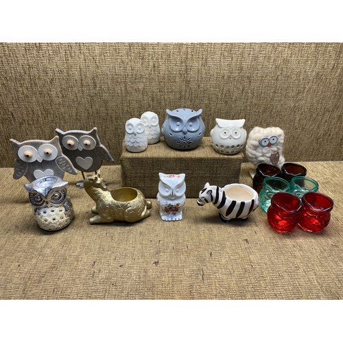 246 - Selection of Owl themed decorative items.