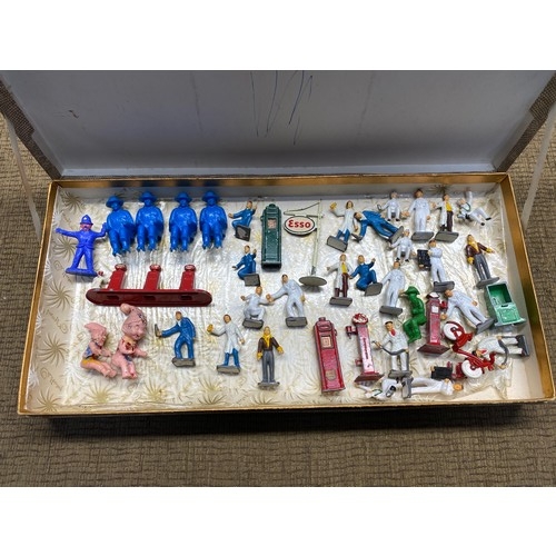 716 - Collection of vintage Scalextric and other toy figures.