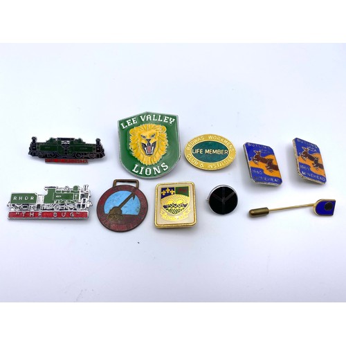 726 - 1965 Butlins Minehead enamel badges, railway and other enamel badges.