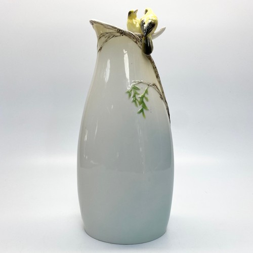 770 - Graph porcelain vase.
Height: 35cm.
