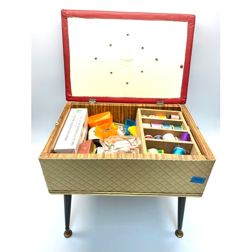 1224 - retro 1960s sewing box with contents.