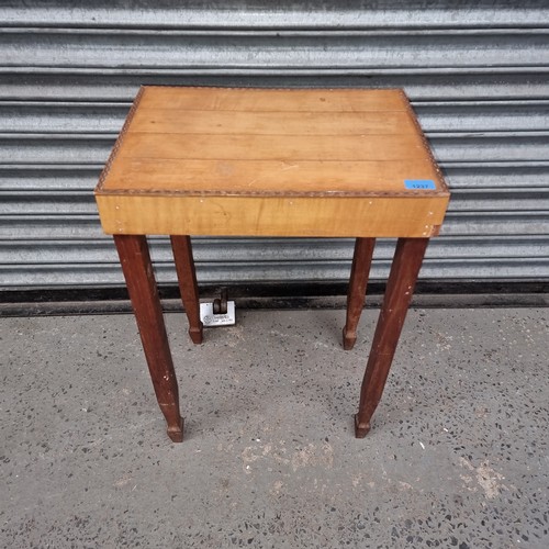 1237 - Georgian walnut side table.