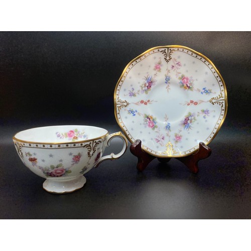 658 - 4 22ct 1st QUALITY ROYAL CROWN DERBY 