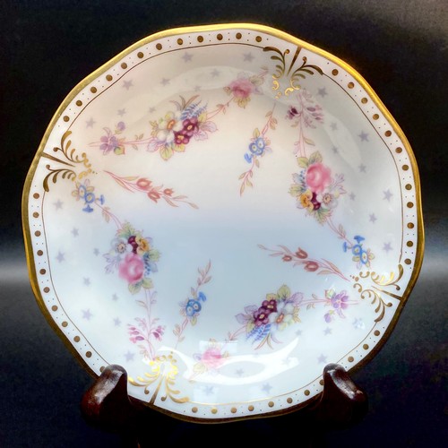 660 - 22ct 1st QUALITY ROYAL CROWN DERBY 