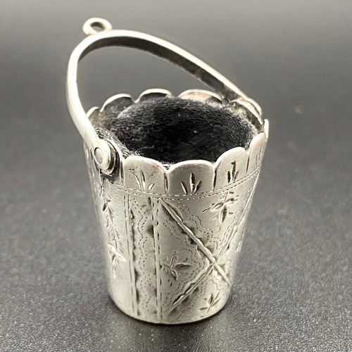 860 - Standard silver bucket 25mm tall.