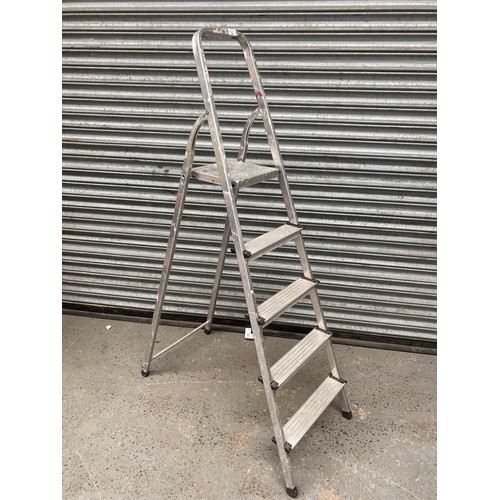 74 - beldray aluminium painter and decorators ladder.