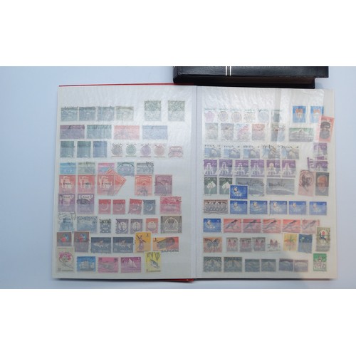 753 - Two stamp albums in mint condition and smaller albums (all fresh to auction).