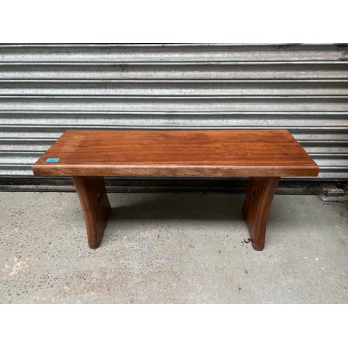 1255 - Oakwood Priory bench.

Size: width - 30cm height - 40cm - length 90cm.