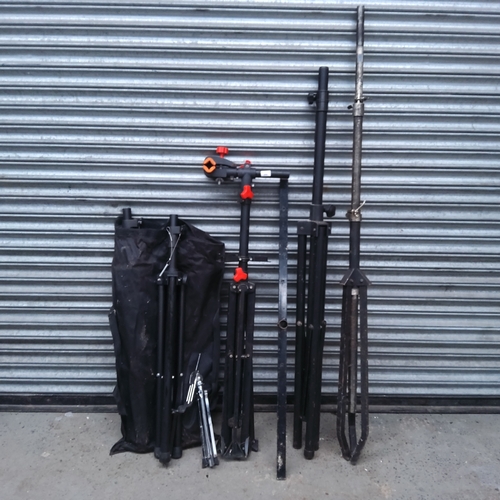 288 - Selection of speaker stands and Light bar stand